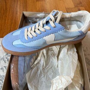 Dolce Vita Women Sneakers NWT